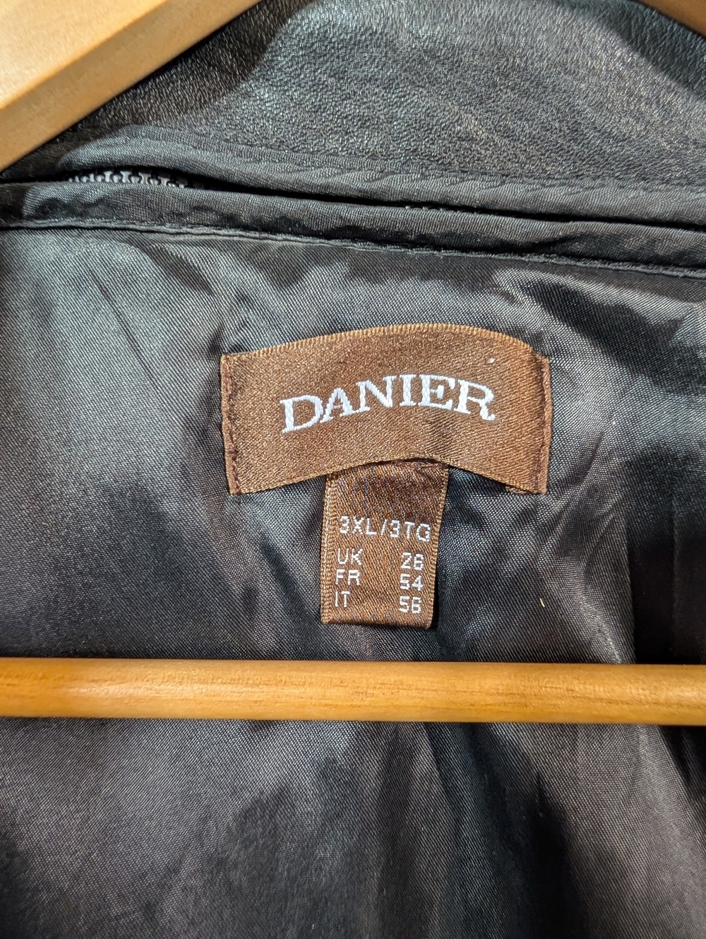 Danier Genuine Leather Coat Women's 3XL Black - Picture 12 of 16